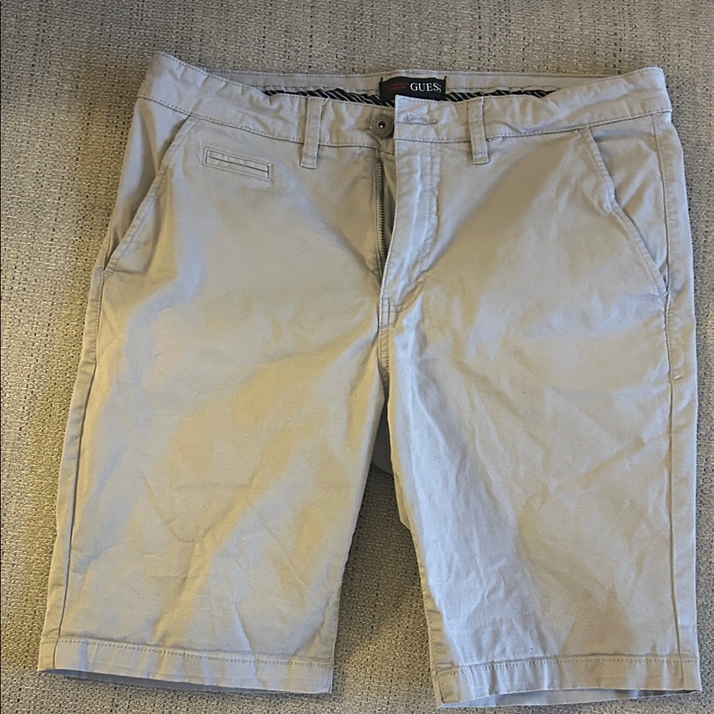 GUESS Men's Light Gray Flat Front Shorts